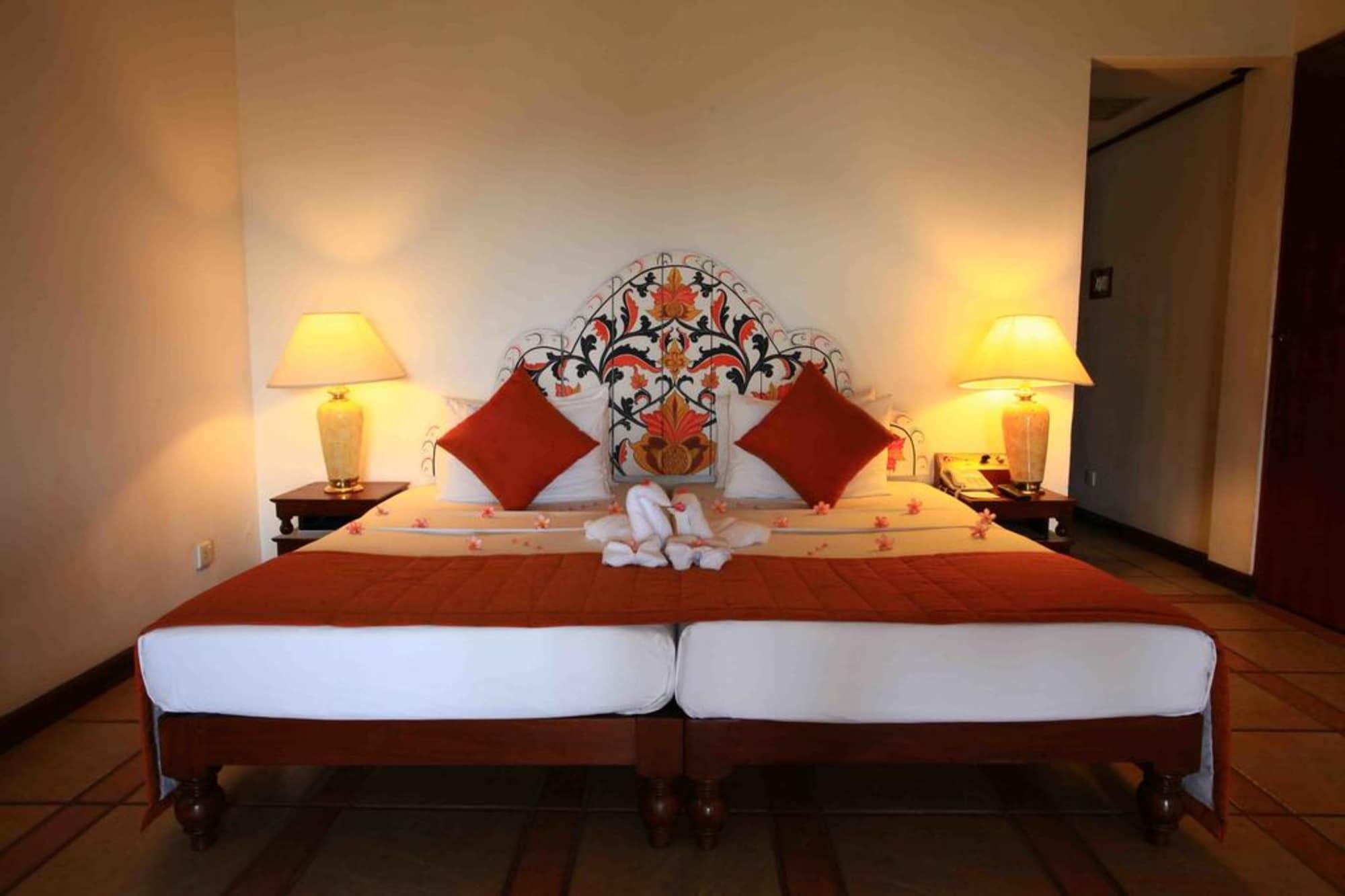 Thilanka Hotel Канди Екстериор снимка