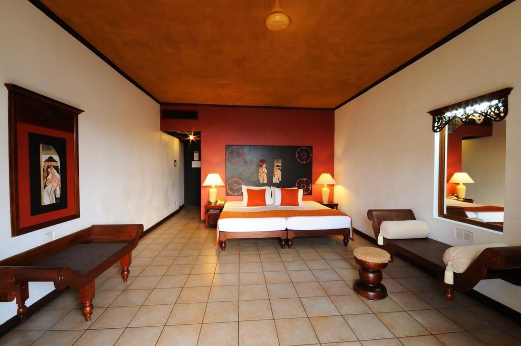 Thilanka Hotel Канди Екстериор снимка