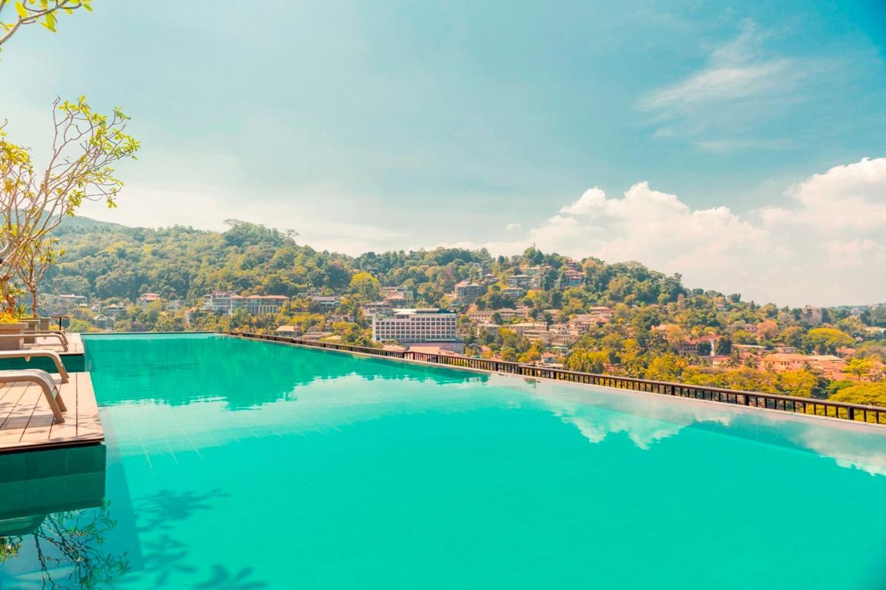 Thilanka Hotel Канди Екстериор снимка