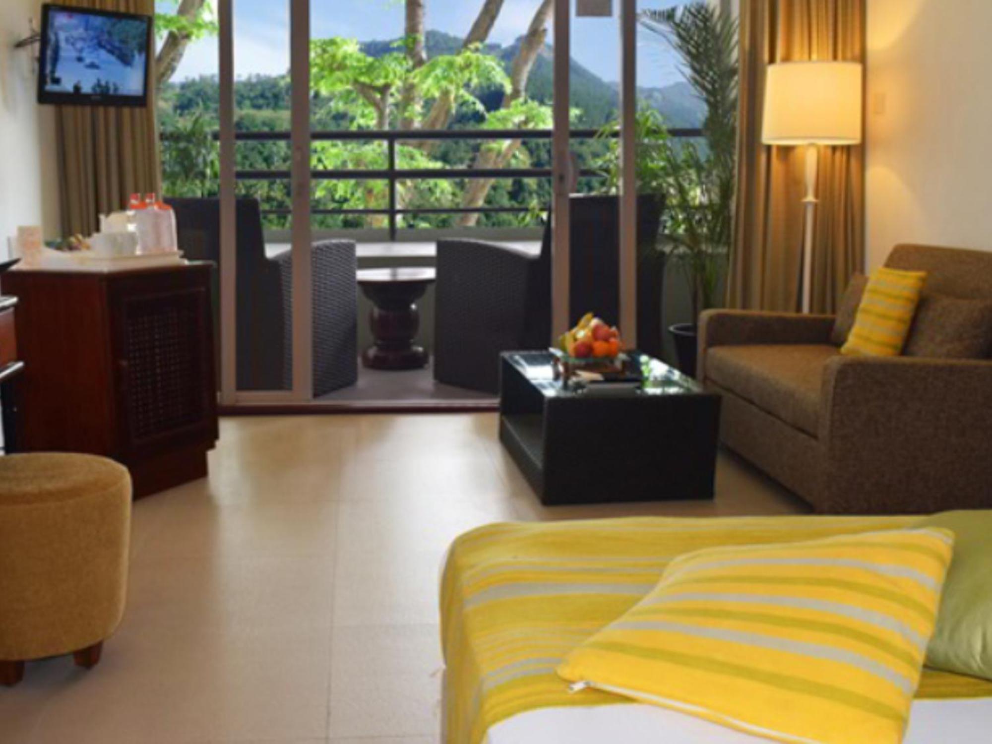 Thilanka Hotel Канди Екстериор снимка