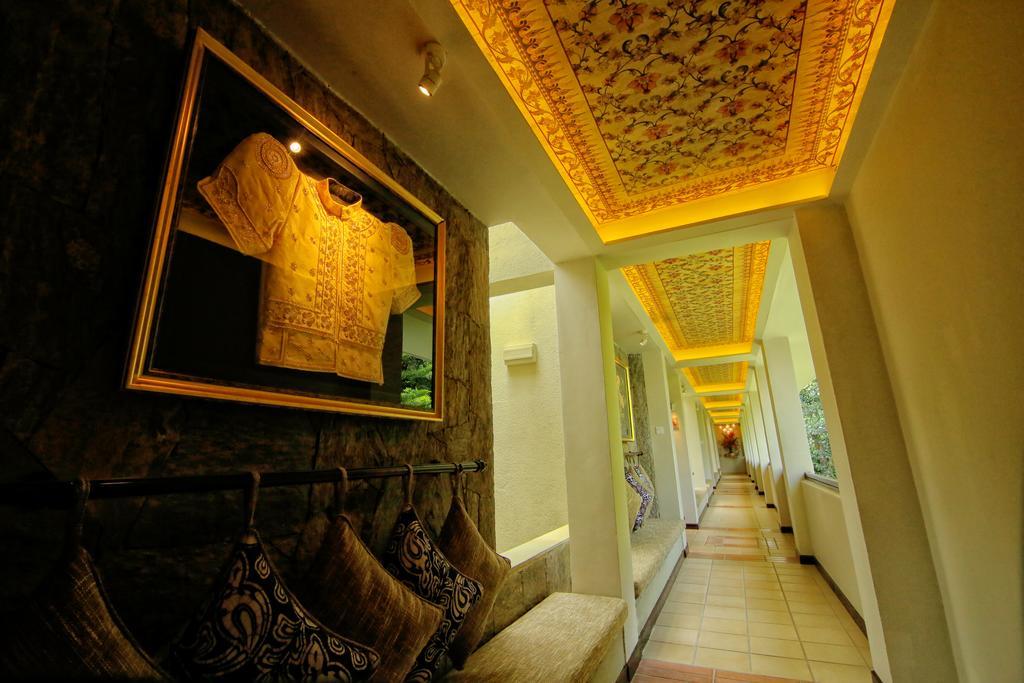 Thilanka Hotel Канди Екстериор снимка