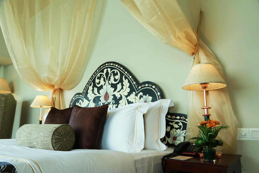 Thilanka Hotel Канди Екстериор снимка